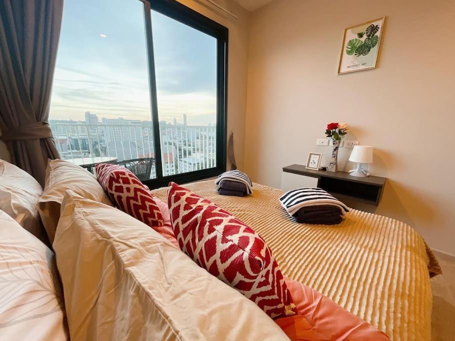 Base Central Pattaya Long Balcony King-Bed With Infinity Pool & Free Netflix! Luaran gambar