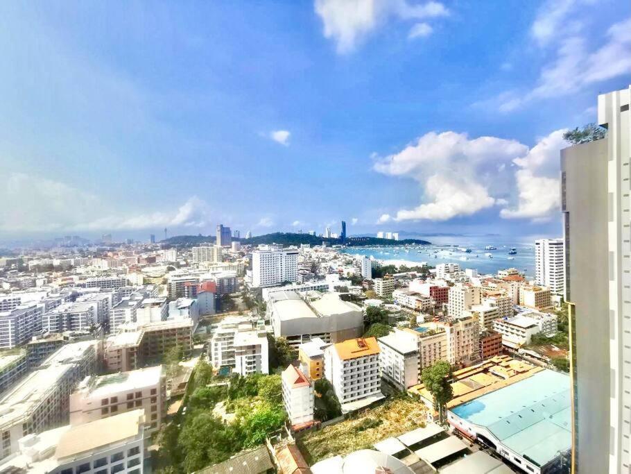 Base Central Pattaya Long Balcony King-Bed With Infinity Pool & Free Netflix! Luaran gambar