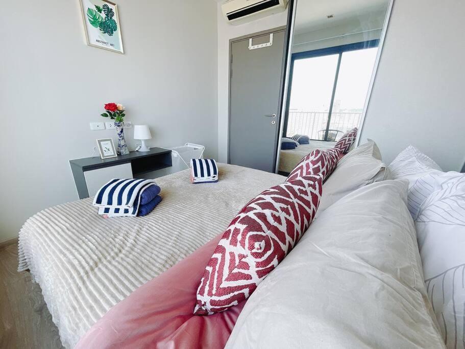 Base Central Pattaya Long Balcony King-Bed With Infinity Pool & Free Netflix! Luaran gambar