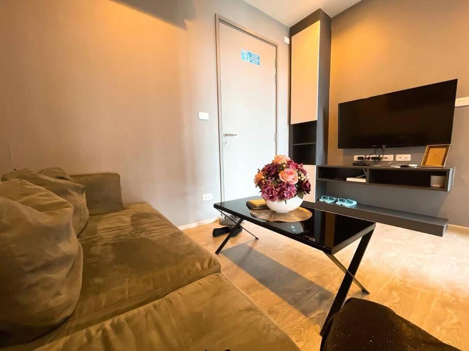Base Central Pattaya Long Balcony King-Bed With Infinity Pool & Free Netflix! Luaran gambar