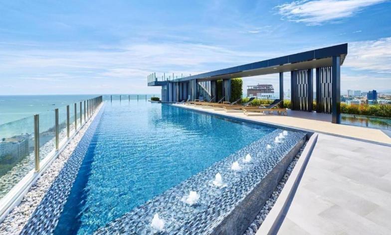 Base Central Pattaya Long Balcony King-Bed With Infinity Pool & Free Netflix! Luaran gambar