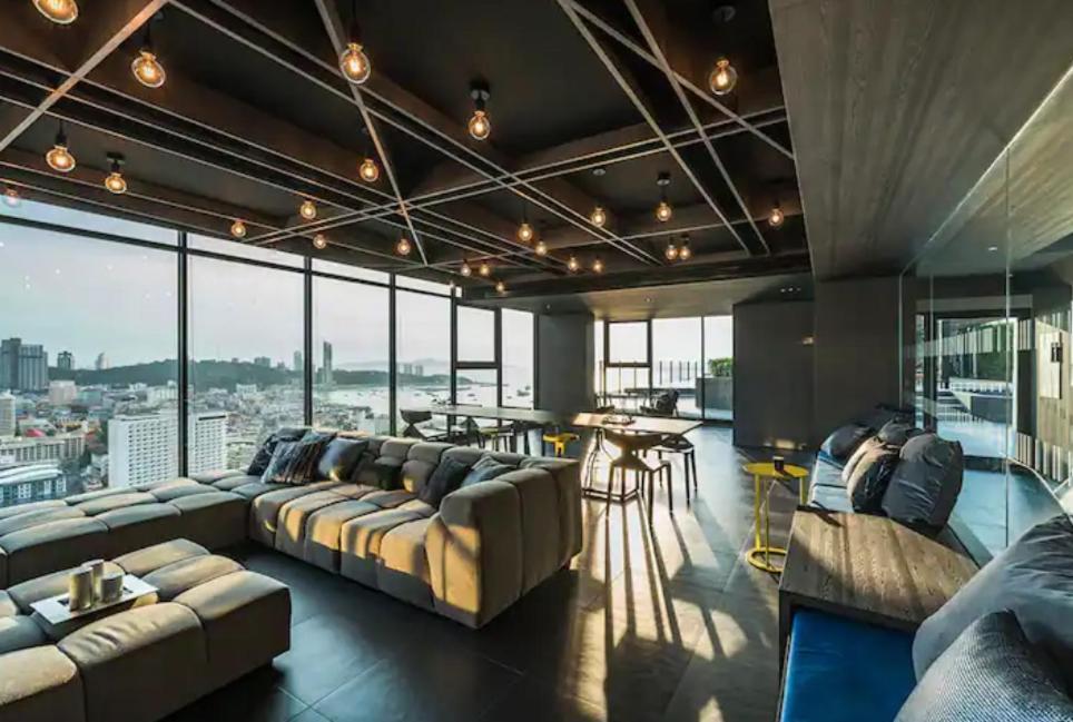 Base Central Pattaya Long Balcony King-Bed With Infinity Pool & Free Netflix! Luaran gambar