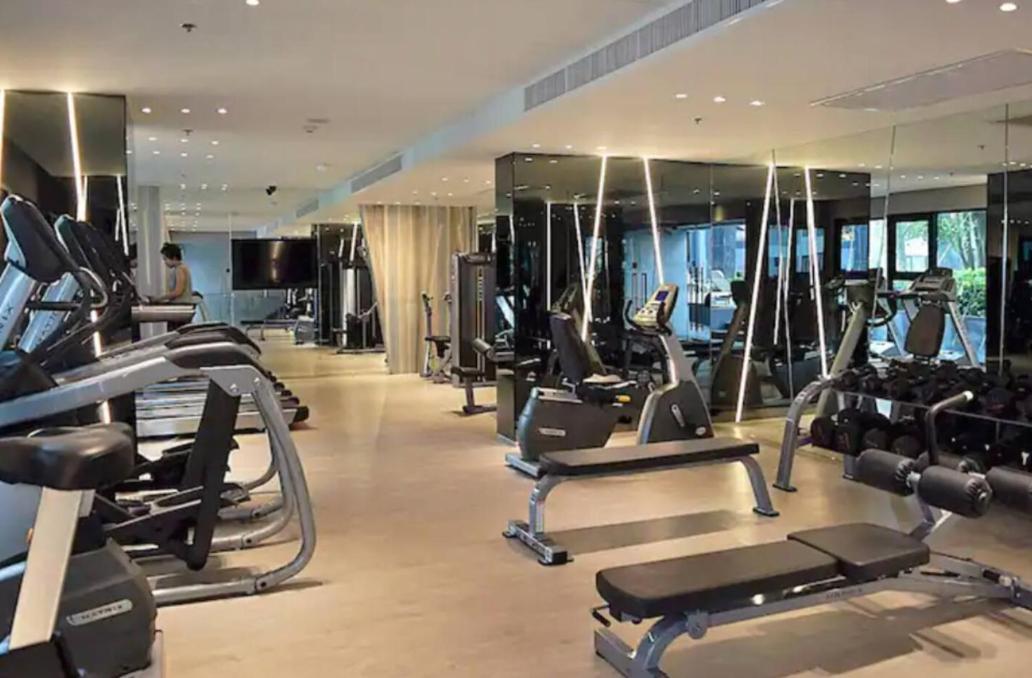 Base Central Pattaya Long Balcony King-Bed With Infinity Pool & Free Netflix! Luaran gambar