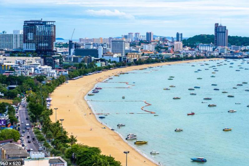 Base Central Pattaya Long Balcony King-Bed With Infinity Pool & Free Netflix! Luaran gambar