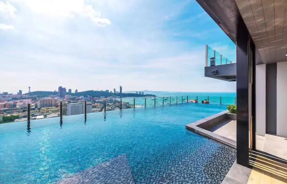 Base Central Pattaya Long Balcony King-Bed With Infinity Pool & Free Netflix! Luaran gambar