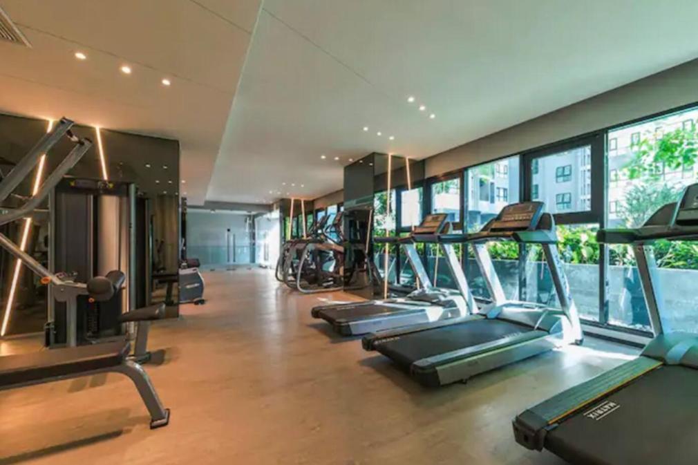 Base Central Pattaya Long Balcony King-Bed With Infinity Pool & Free Netflix! Luaran gambar