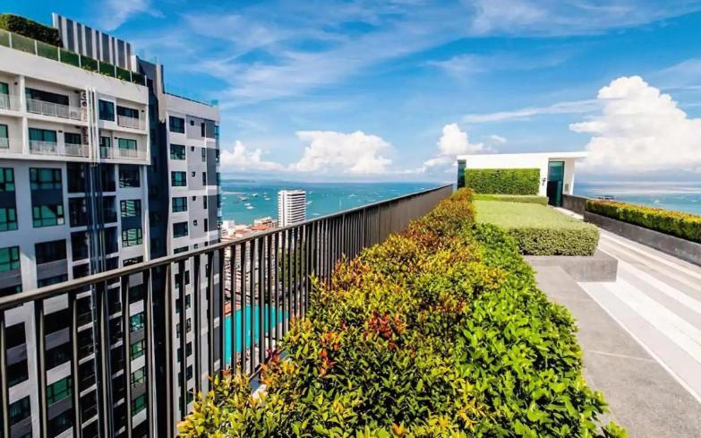 Base Central Pattaya Long Balcony King-Bed With Infinity Pool & Free Netflix! Luaran gambar