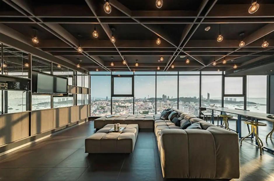 Base Central Pattaya Long Balcony King-Bed With Infinity Pool & Free Netflix! Luaran gambar